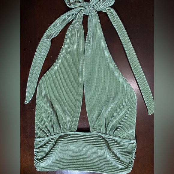 Forever 21 Crisscross Plisse Halter Top, Green, Size Small - Picture 2 of 4
